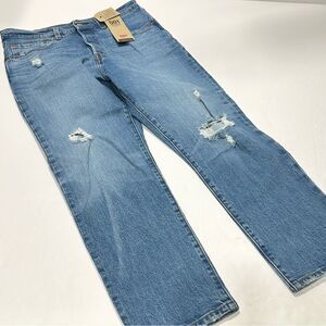 Levi’s NWT Cropped Distressed Light Wash Button Fly Jeans 30x26